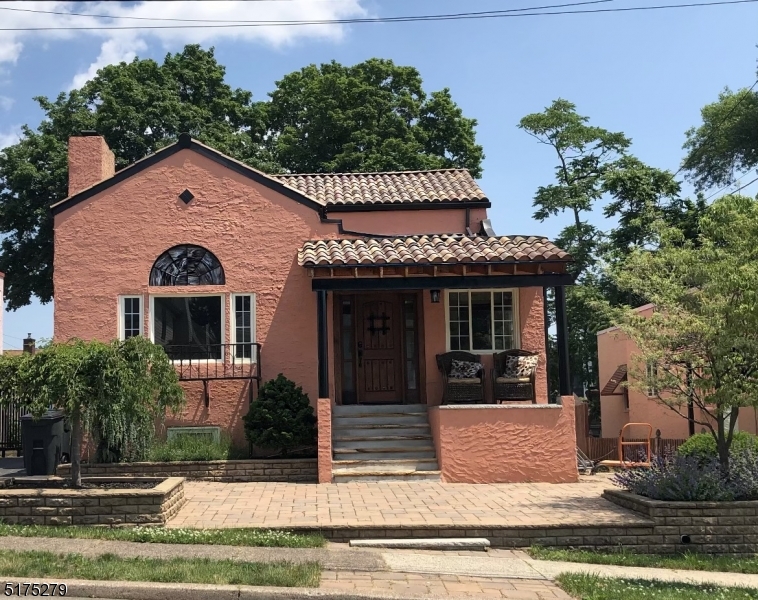 275 Baldwin Avenue, Hasbrouck Heights Boro NJ Real Estate Listing MLS