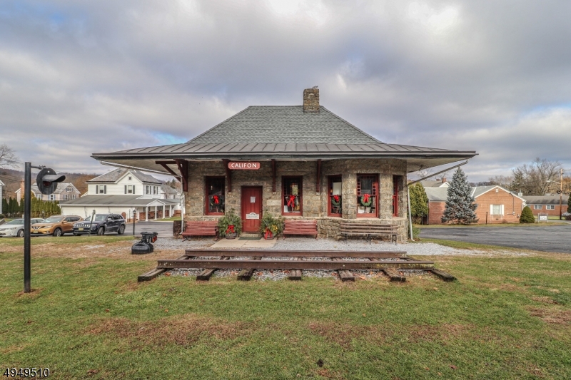 25 Academy Street Califon NJ 07830