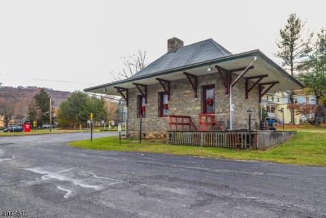 25 Academy Street Califon NJ 07830