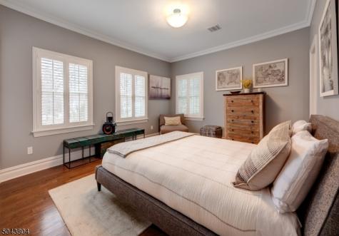 529 Benson Place Westfield NJ 07090